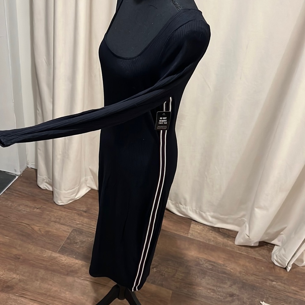 Mid-length black long-sleeve body on